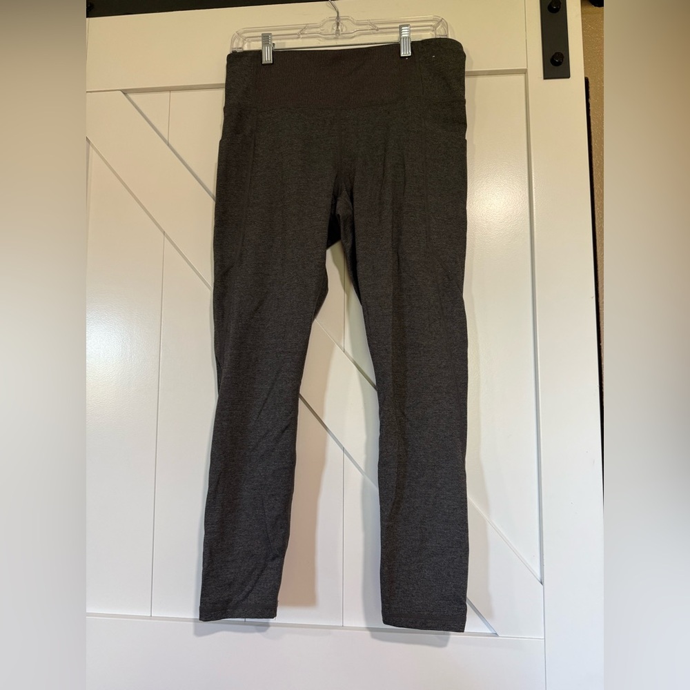 Women's Charcoal Gray Cropped Leggings